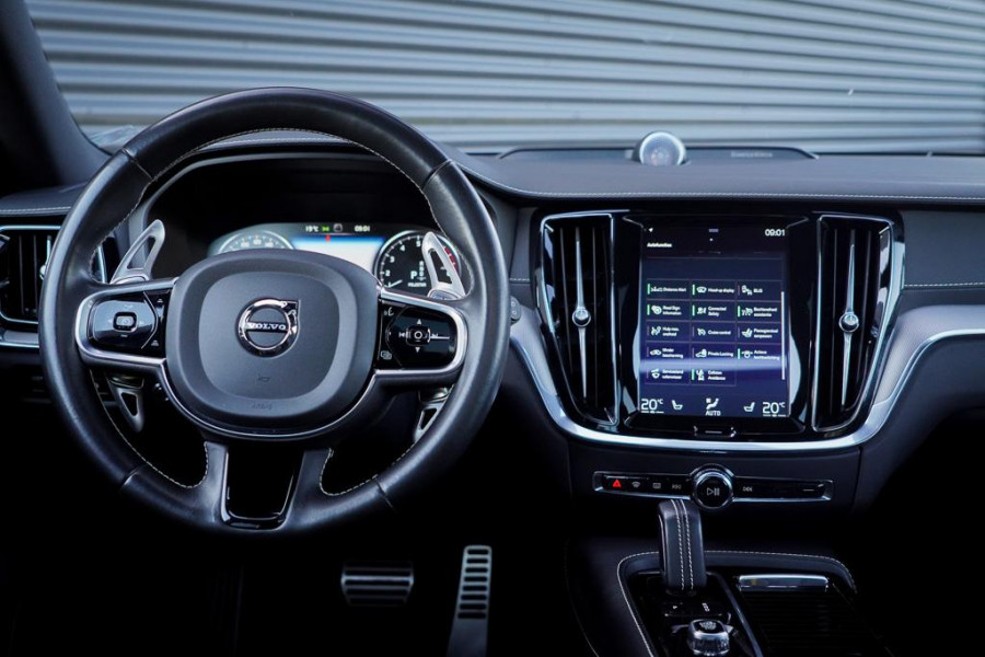 Volvo V60 2.0 T8 Twin Engine AWD Polestar 405 PK / Bowers&Wilkins / HEICO / Pano / Adaptive Cruise / Trekhaak