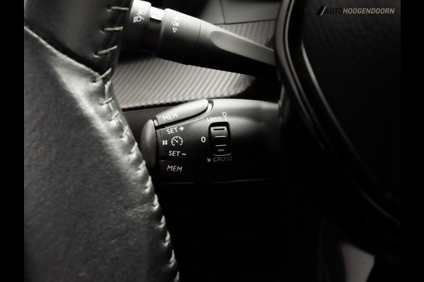 Peugeot 208 1.2 PureTech Allure 100pk (APPLE CARPLAY,LED,STOELVERWARMING,NAVIGATIE,SPORTSTOELEN,CRUISE,LM-VELGEN,NIEUWE APK)