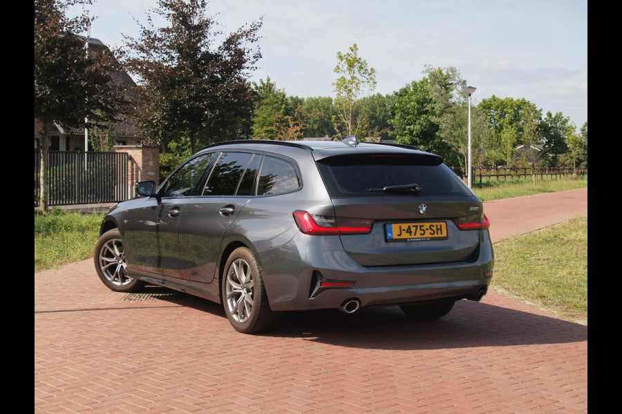 BMW 3 Serie Touring 318i Executive Edition | Apple Carplay | Cruise Control | Sfeerverlichting | Parkeersensoren |
