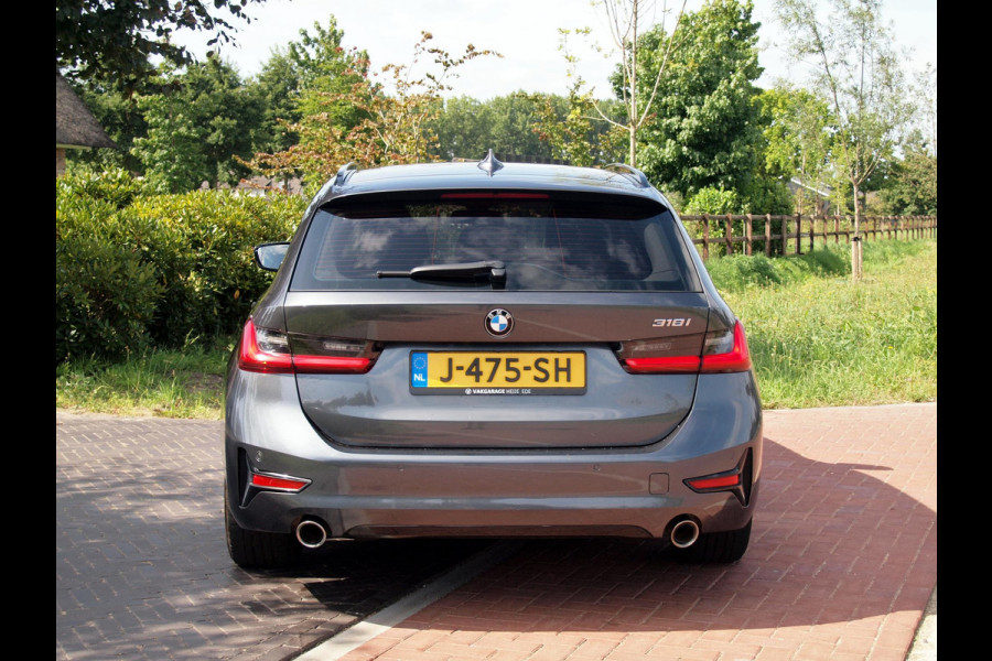 BMW 3 Serie Touring 318i Executive Edition | Apple Carplay | Cruise Control | Sfeerverlichting | Parkeersensoren |