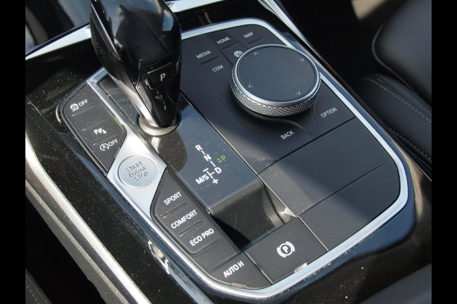 BMW 3 Serie Touring 318i Executive Edition | Apple Carplay | Cruise Control | Sfeerverlichting | Parkeersensoren |
