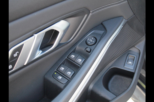 BMW 3 Serie Touring 318i Executive Edition | Apple Carplay | Cruise Control | Sfeerverlichting | Parkeersensoren |