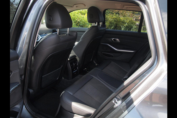 BMW 3 Serie Touring 318i Executive Edition | Apple Carplay | Cruise Control | Sfeerverlichting | Parkeersensoren |