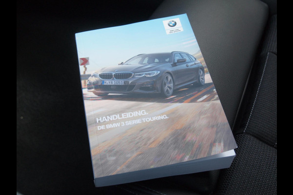 BMW 3 Serie Touring 318i Executive Edition | Apple Carplay | Cruise Control | Sfeerverlichting | Parkeersensoren |