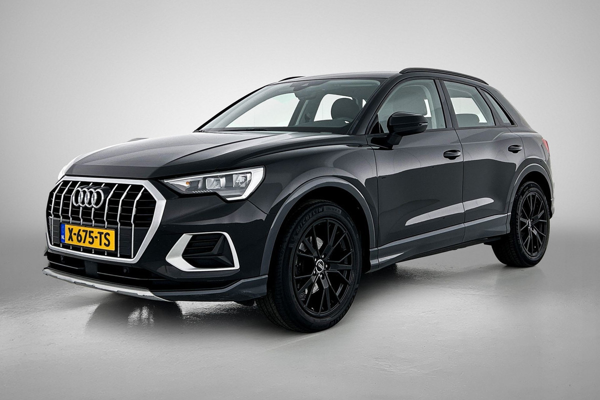 Audi Q3 35 TFSI Advanced edition Plus(Goed OnderH, Navi, Carplay, StoelV, Parkeersensoren, Digitale Tellers, Cruise Con, Etc) Audi Q3 35 TFSI Advanced edition Plus(Goed OnderH, Navi, Carplay, StoelV, Parkeersensoren, Digitale Tellers, Cruise Con, Etc)