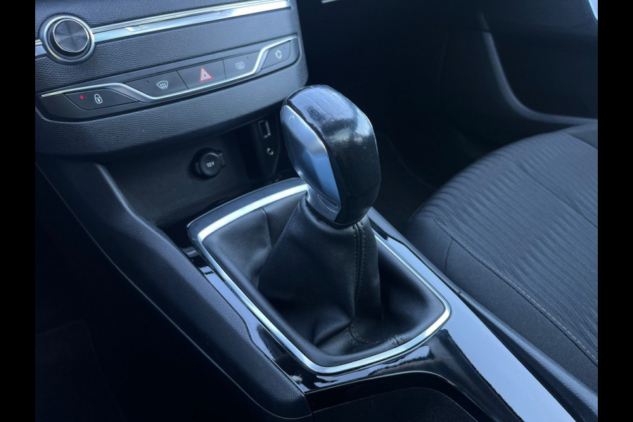 Peugeot 308 SW 1.2 PureTech Blue Executive, Airco, Pano, Bluetooth, Navi, PDC