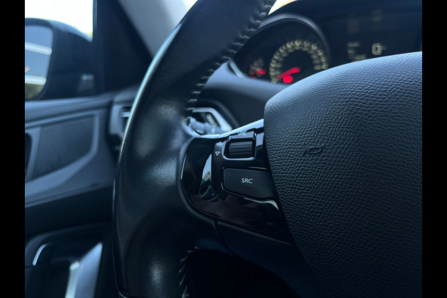 Peugeot 308 SW 1.2 PureTech Blue Executive, Airco, Pano, Bluetooth, Navi, PDC