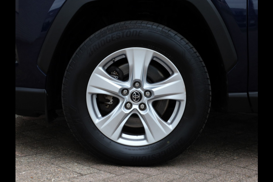 Toyota RAV4 2.5 Hybrid Active | Parkeersensoren | Stoelverwarming | Trekhaak Toyota RAV4 2.5 Hybrid Active | Parkeersensoren | Stoelverwarming | Trekhaak