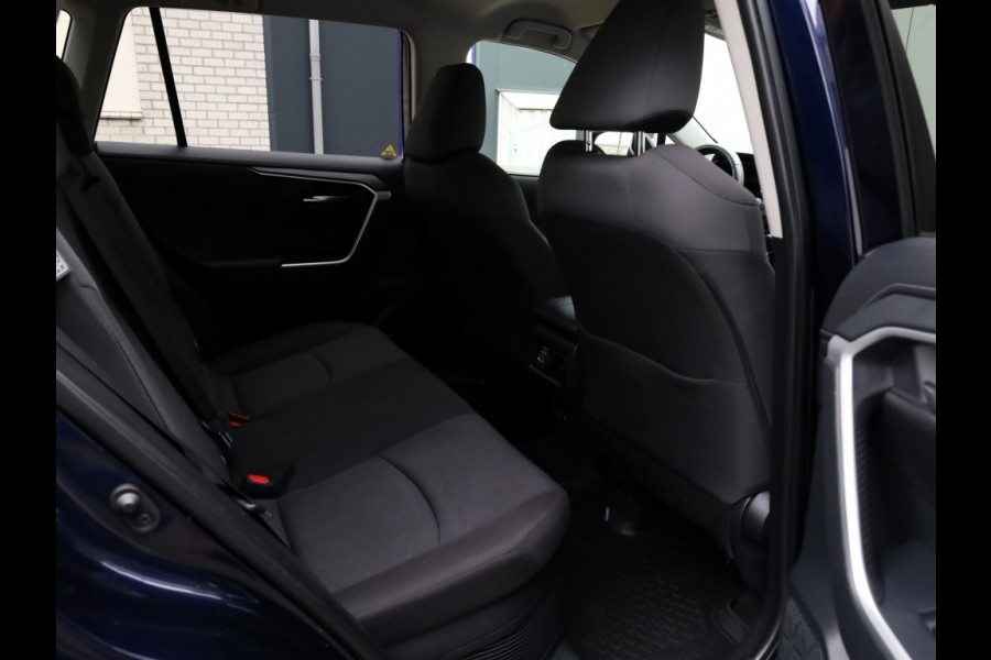 Toyota RAV4 2.5 Hybrid Active | Parkeersensoren | Stoelverwarming | Trekhaak Toyota RAV4 2.5 Hybrid Active | Parkeersensoren | Stoelverwarming | Trekhaak