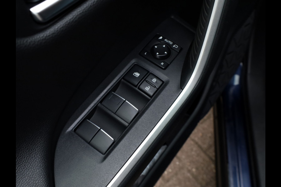Toyota RAV4 2.5 Hybrid Active | Parkeersensoren | Stoelverwarming | Trekhaak Toyota RAV4 2.5 Hybrid Active | Parkeersensoren | Stoelverwarming | Trekhaak