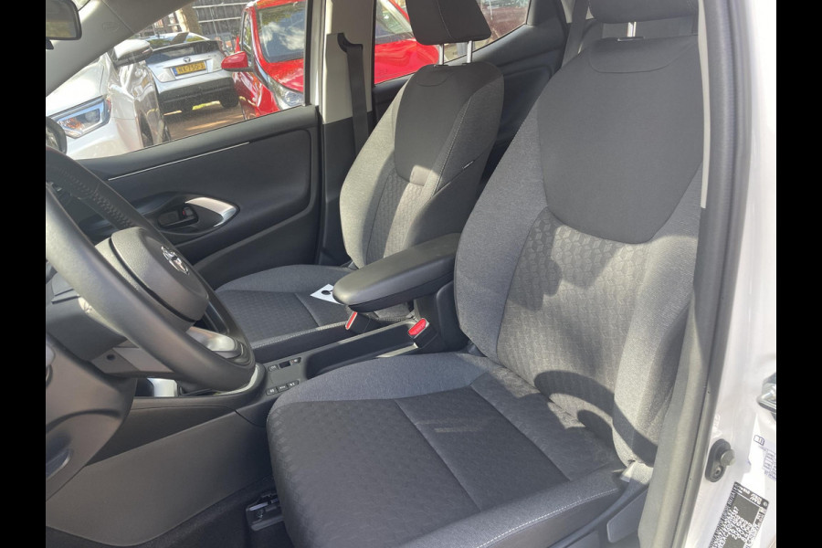 Toyota Yaris 1.5 Hybrid Active | Apple Carplay & Android Auto | Parkeersensoren | Adap.Cruise Control | Dealer onderhouden | 1e eigenaar