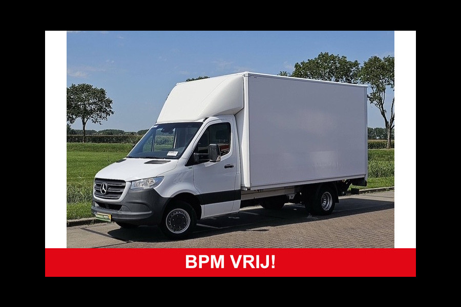 Mercedes-Benz Sprinter 516 CDI Bakwagen Laadklep Mbux 10 Cruise Airco EURO6