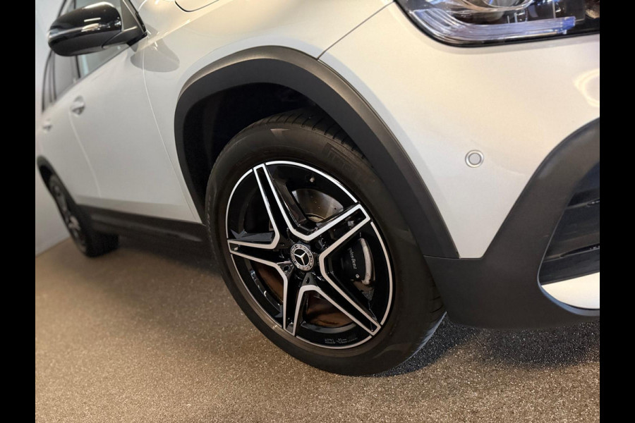 Mercedes-Benz Glb 200 Business Solution AMG STYLING-PANORAMA-MEMORY-NIGHT-MULTIBEAM-COMPLEET