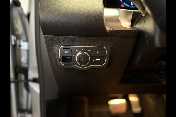 Mercedes-Benz Glb 200 Business Solution AMG STYLING-PANORAMA-MEMORY-NIGHT-MULTIBEAM-COMPLEET