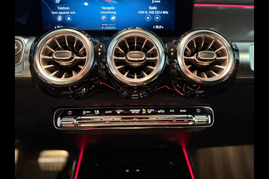 Mercedes-Benz Glb 200 Business Solution AMG STYLING-PANORAMA-MEMORY-NIGHT-MULTIBEAM-COMPLEET
