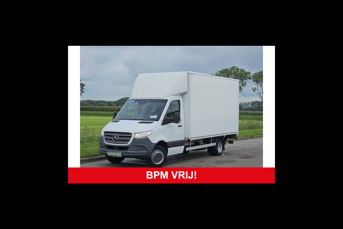 Mercedes-Benz Sprinter 516 Bakwagen Laadklep Mbux 10 Cruise Airco EURO6 Mercedes-Benz Sprinter 516 Bakwagen Laadklep Mbux 10 Cruise Airco EURO6