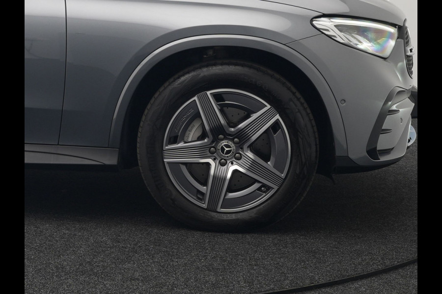 Mercedes-Benz GLC 300e 4MATIC AMG Line Plug In Hybrid 313pk PHEV | Luchtvering | Trekhaak af Fabriek | Panodak | Adaptive Cruise | 4 Wielbesturing | 360 Camera |  Lederen Sportstoelen Massage & Ventilatie |