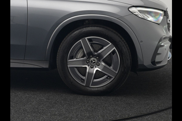 Mercedes-Benz GLC 300e 4MATIC AMG Line Plug In Hybrid 313pk PHEV | Luchtvering | Trekhaak af Fabriek | Panodak | Adaptive Cruise | 4 Wielbesturing | 360 Camera |  Lederen Sportstoelen Massage & Ventilatie |