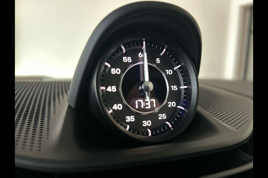 Porsche Taycan Turbo S 93 kWh | Keramische remmen | Carbon GT-design | Passagiers display | Sport Chronopakket Plus!