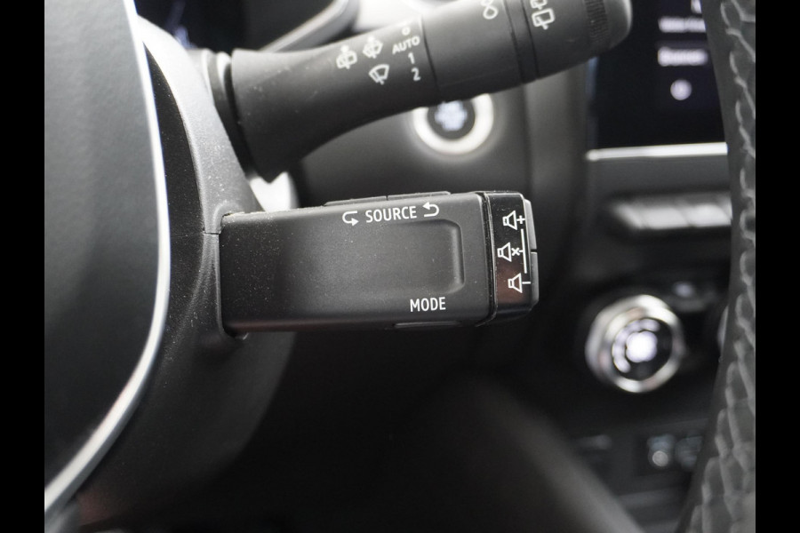Renault Captur Techno Plug-in Hybride | Camera | Navi | Complete nette auto | Rijklaar met 12 mnd BOVAG garantie