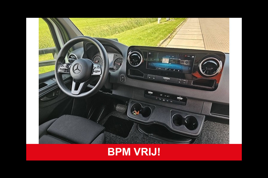 Mercedes-Benz Sprinter 516 CDI Bakwagen Laadklep Mbux 10 Cruise Airco EURO6