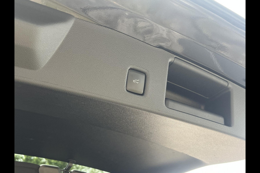 Ford Kuga 2.5 FHEV ST-Line X 190pk | Driver Assistance Pack | Winterpack | Panoramadak | Technology Pack | Geen Stekker nodig | All Season banden