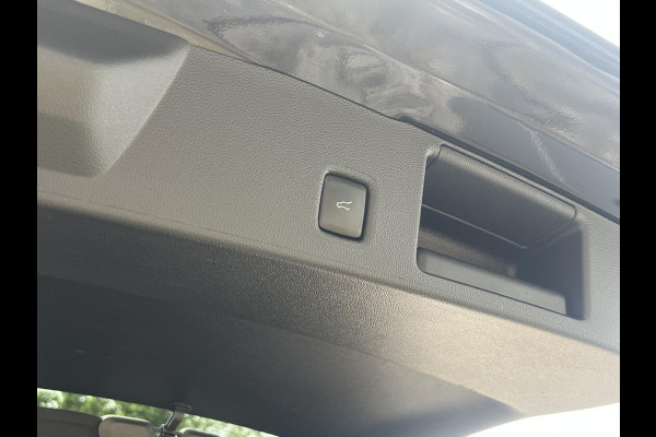 Ford Kuga 2.5 FHEV ST-Line X 190pk | Driver Assistance Pack | Winterpack | Panoramadak | Technology Pack | Geen Stekker nodig | All Season banden