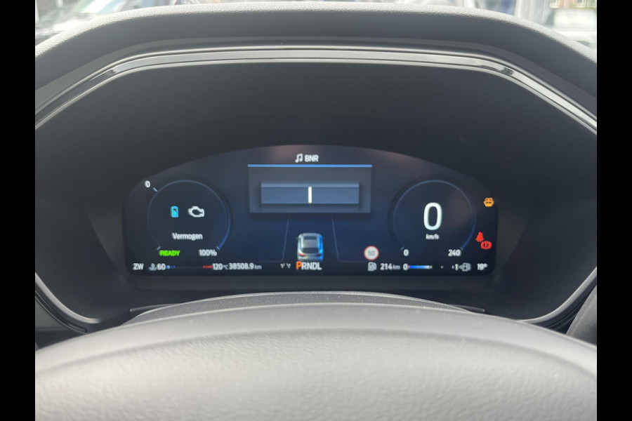Ford Kuga 2.5 FHEV ST-Line X 190pk | Driver Assistance Pack | Winterpack | Panoramadak | Technology Pack | Geen Stekker nodig | All Season banden