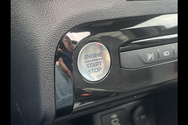 Ford Kuga 2.5 FHEV ST-Line X 190pk | Driver Assistance Pack | Winterpack | Panoramadak | Technology Pack | Geen Stekker nodig | All Season banden
