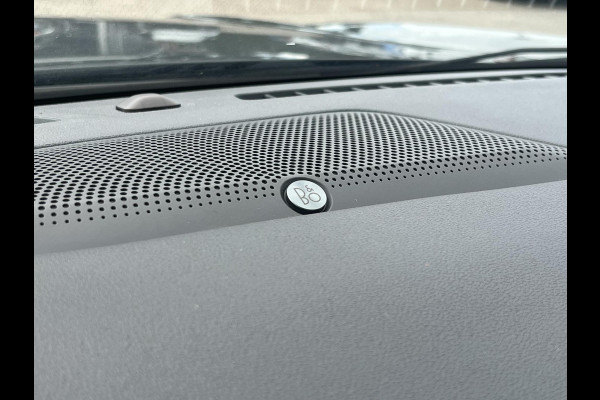 Ford Kuga 2.5 FHEV ST-Line X 190pk | Driver Assistance Pack | Winterpack | Panoramadak | Technology Pack | Geen Stekker nodig | All Season banden