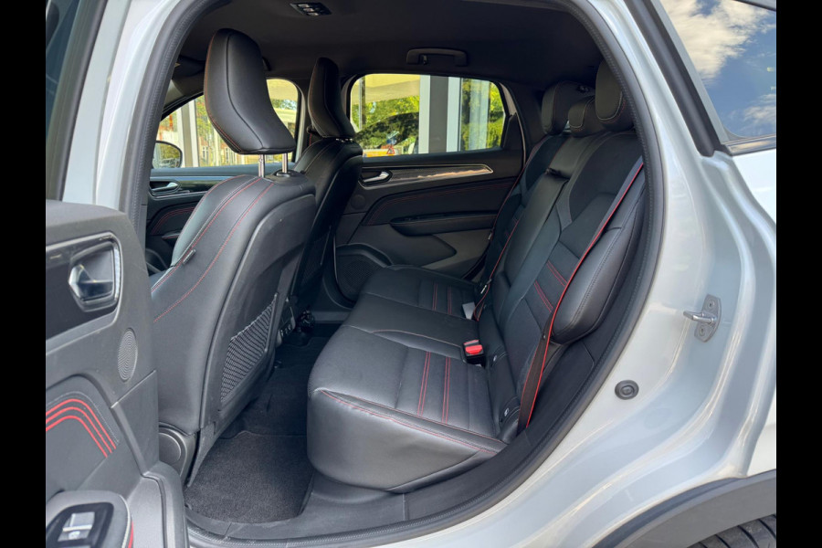 Renault Arkana TCe 140 R.S. line Groot navi / Zwart dak / Metallic / Stoel & stuurwiel verw.