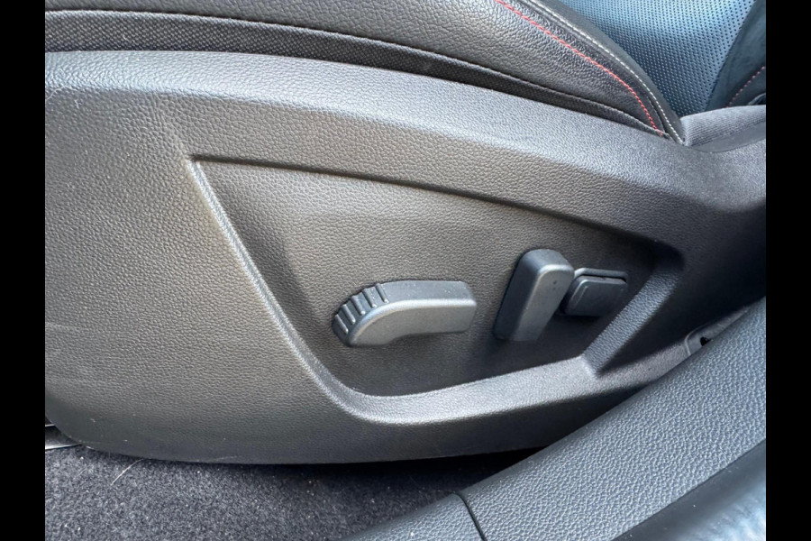 Renault Arkana TCe 140 R.S. line Groot navi / Zwart dak / Metallic / Stoel & stuurwiel verw.