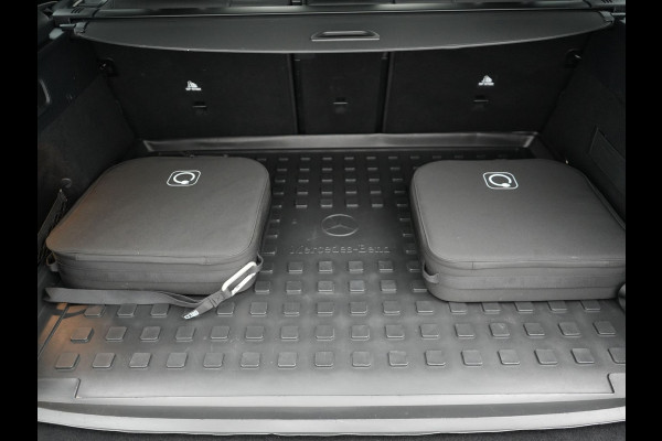 Mercedes-Benz GLC 300e 4MATIC AMG Line Plug In Hybrid 313pk PHEV | Luchtvering | Trekhaak af Fabriek | Panodak | Adaptive Cruise | 4 Wielbesturing | 360 Camera |  Lederen Sportstoelen Massage & Ventilatie |
