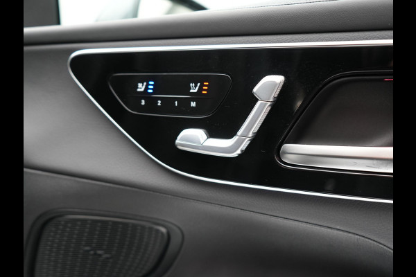 Mercedes-Benz GLC 300e 4MATIC AMG Line Plug In Hybrid 313pk PHEV | Luchtvering | Trekhaak af Fabriek | Panodak | Adaptive Cruise | 4 Wielbesturing | 360 Camera |  Lederen Sportstoelen Massage & Ventilatie |