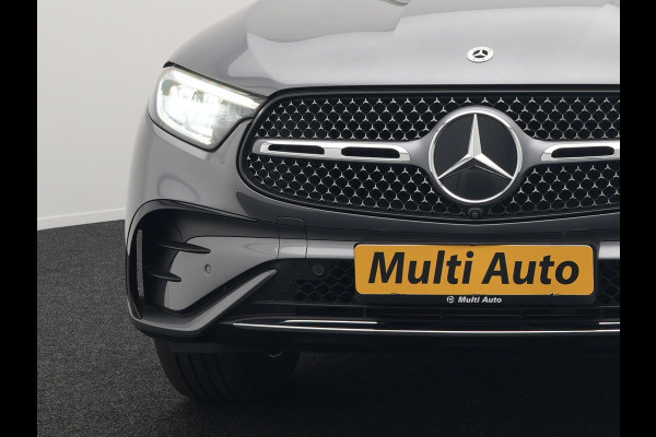 Mercedes-Benz GLC 300e 4MATIC AMG Line Plug In Hybrid 313pk PHEV | Luchtvering | Trekhaak af Fabriek | Panodak | Adaptive Cruise | 4 Wielbesturing | 360 Camera |  Lederen Sportstoelen Massage & Ventilatie |
