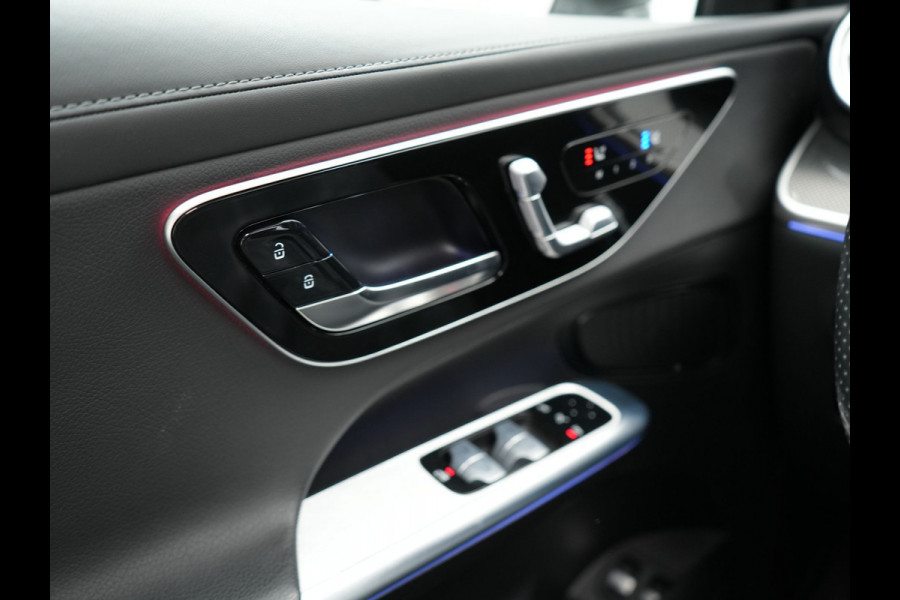 Mercedes-Benz GLC 300e 4MATIC AMG Line Plug In Hybrid 313pk PHEV | Luchtvering | Trekhaak af Fabriek | Panodak | Adaptive Cruise | 4 Wielbesturing | 360 Camera |  Lederen Sportstoelen Massage & Ventilatie |