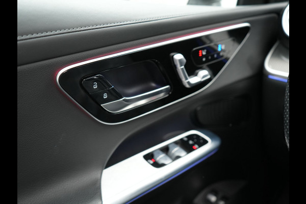 Mercedes-Benz GLC 300e 4MATIC AMG Line Plug In Hybrid 313pk PHEV | Luchtvering | Trekhaak af Fabriek | Panodak | Adaptive Cruise | 4 Wielbesturing | 360 Camera |  Lederen Sportstoelen Massage & Ventilatie |