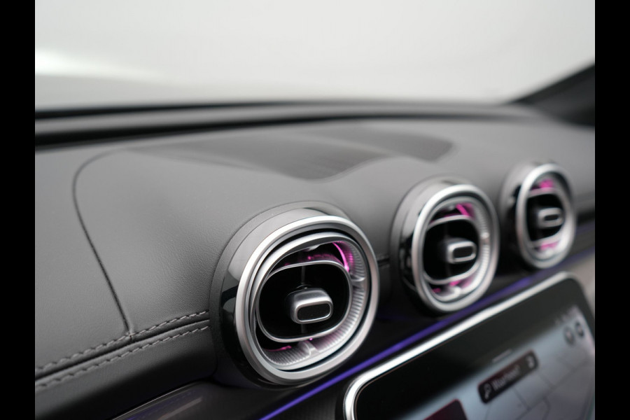 Mercedes-Benz GLC 300e 4MATIC AMG Line Plug In Hybrid 313pk PHEV | Luchtvering | Trekhaak af Fabriek | Panodak | Adaptive Cruise | 4 Wielbesturing | 360 Camera |  Lederen Sportstoelen Massage & Ventilatie |