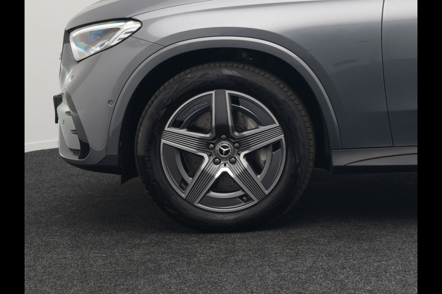 Mercedes-Benz GLC 300e 4MATIC AMG Line Plug In Hybrid 313pk PHEV | Luchtvering | Trekhaak af Fabriek | Panodak | Adaptive Cruise | 4 Wielbesturing | 360 Camera |  Lederen Sportstoelen Massage & Ventilatie |
