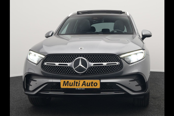 Mercedes-Benz GLC 300e 4MATIC AMG Line Plug In Hybrid 313pk PHEV | Luchtvering | Trekhaak af Fabriek | Panodak | Adaptive Cruise | 4 Wielbesturing | 360 Camera |  Lederen Sportstoelen Massage & Ventilatie |