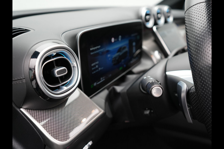 Mercedes-Benz GLC 300e 4MATIC AMG Line Plug In Hybrid 313pk PHEV | Luchtvering | Trekhaak af Fabriek | Panodak | Adaptive Cruise | 4 Wielbesturing | 360 Camera |  Lederen Sportstoelen Massage & Ventilatie |