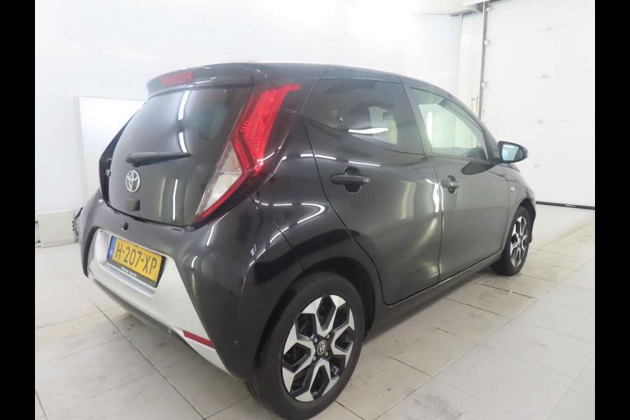 Toyota Aygo 1.0 VVT-i x-joy Airco | ECC Carplay Navi Camera achter Cruise Control 15"LM Velgen
