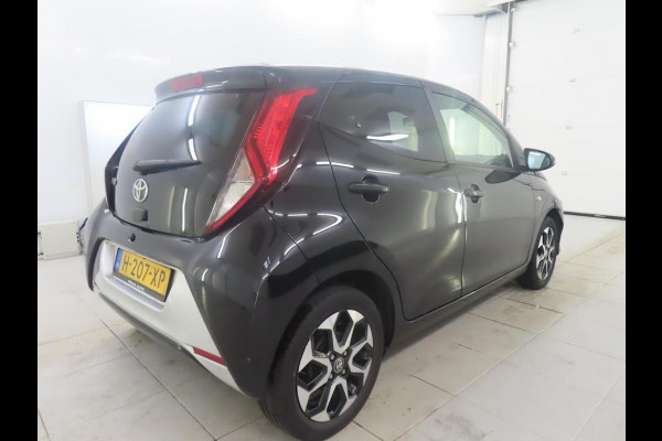 Toyota Aygo 1.0 VVT-i x-joy Airco | ECC Carplay Navi Camera achter Cruise Control 15"LM Velgen