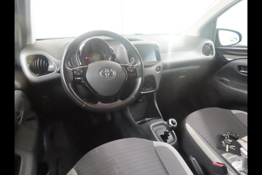Toyota Aygo 1.0 VVT-i x-joy Airco | ECC Carplay Navi Camera achter Cruise Control 15"LM Velgen