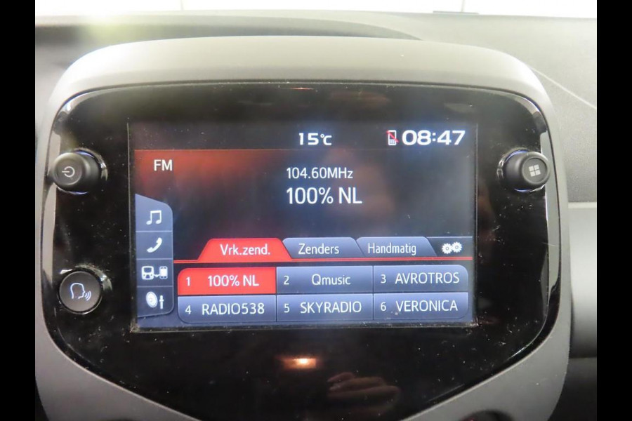 Toyota Aygo 1.0 VVT-i x-joy Airco | ECC Carplay Navi Camera achter Cruise Control 15"LM Velgen