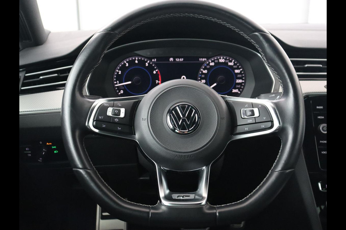 Volkswagen Passat 1.5 TSI R Line | Nappaleder | Stoelverwarming | Trekhaak | LED Plus | Adaptive cruise | Carplay | Virtual Cockpit | Navigatie | Climate control