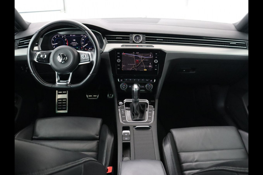Volkswagen Passat 1.5 TSI R Line | Nappaleder | Stoelverwarming | Trekhaak | LED Plus | Adaptive cruise | Carplay | Virtual Cockpit | Navigatie | Climate control