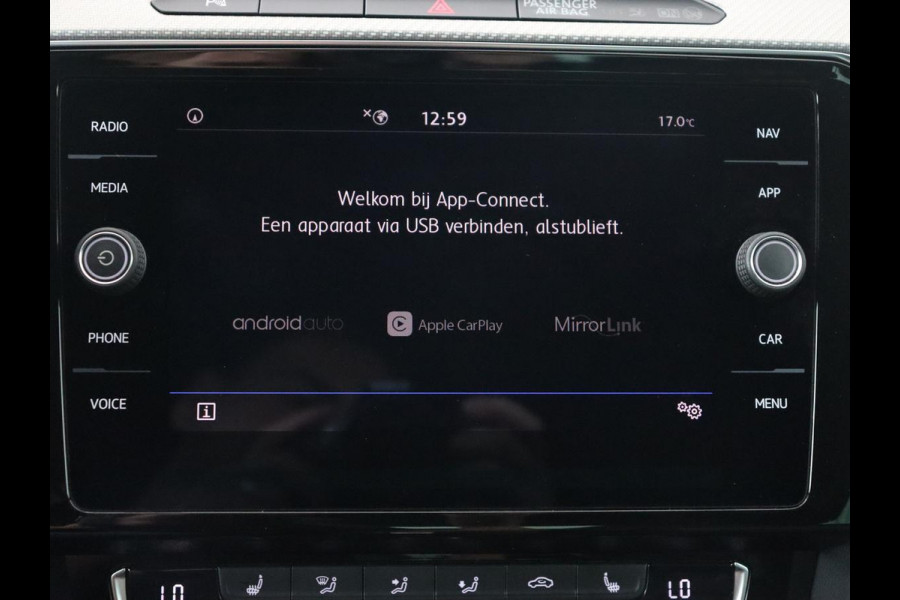Volkswagen Passat 1.5 TSI R Line | Nappaleder | Stoelverwarming | Trekhaak | LED Plus | Adaptive cruise | Carplay | Virtual Cockpit | Navigatie | Climate control