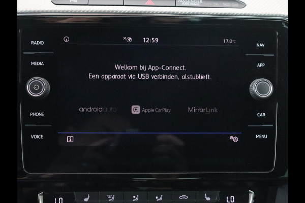 Volkswagen Passat 1.5 TSI R Line | Nappaleder | Stoelverwarming | Trekhaak | LED Plus | Adaptive cruise | Carplay | Virtual Cockpit | Navigatie | Climate control