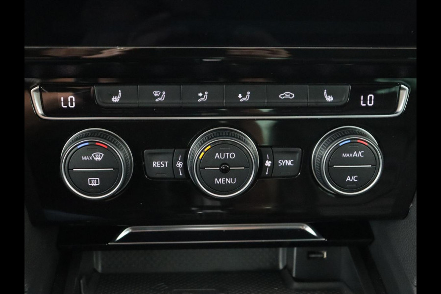 Volkswagen Passat 1.5 TSI R Line | Nappaleder | Stoelverwarming | Trekhaak | LED Plus | Adaptive cruise | Carplay | Virtual Cockpit | Navigatie | Climate control